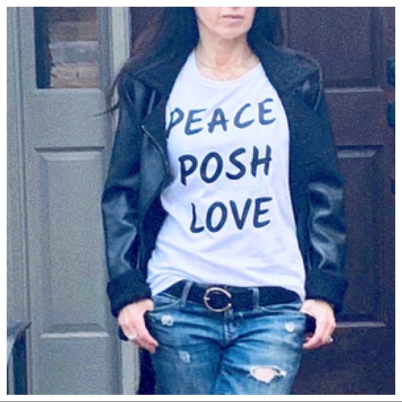 ✨LAST ONE✨PEACE POSH LOVE GRAPHIC T-SHIRT - Picture 4 of 8